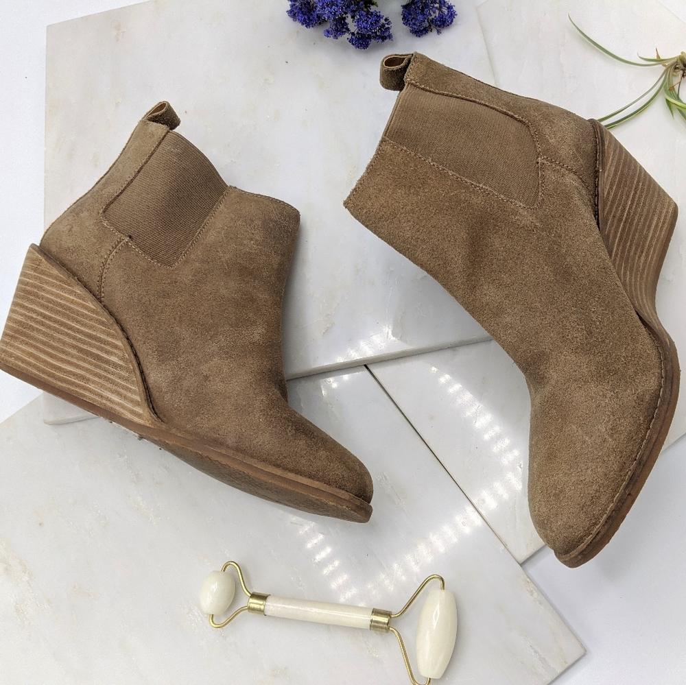 Lucky Brand 7.5 Suade Wedge Heel Bootie